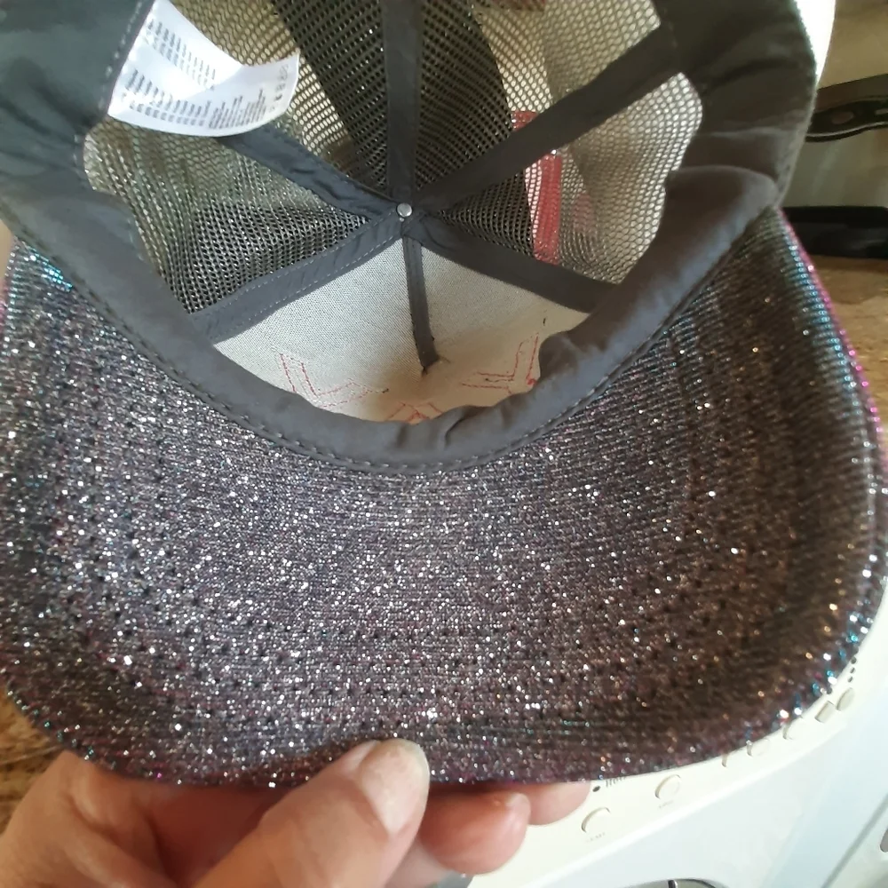 GLITTER SNAPBACK CAP - Picture 8 of 9